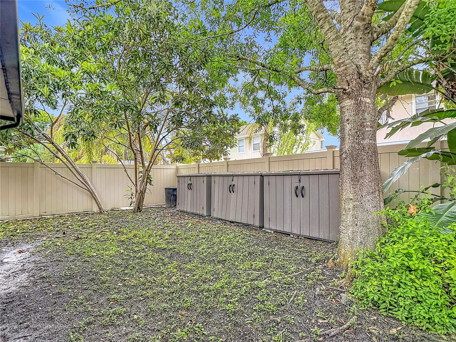 LE CLARE SHORES - Residential