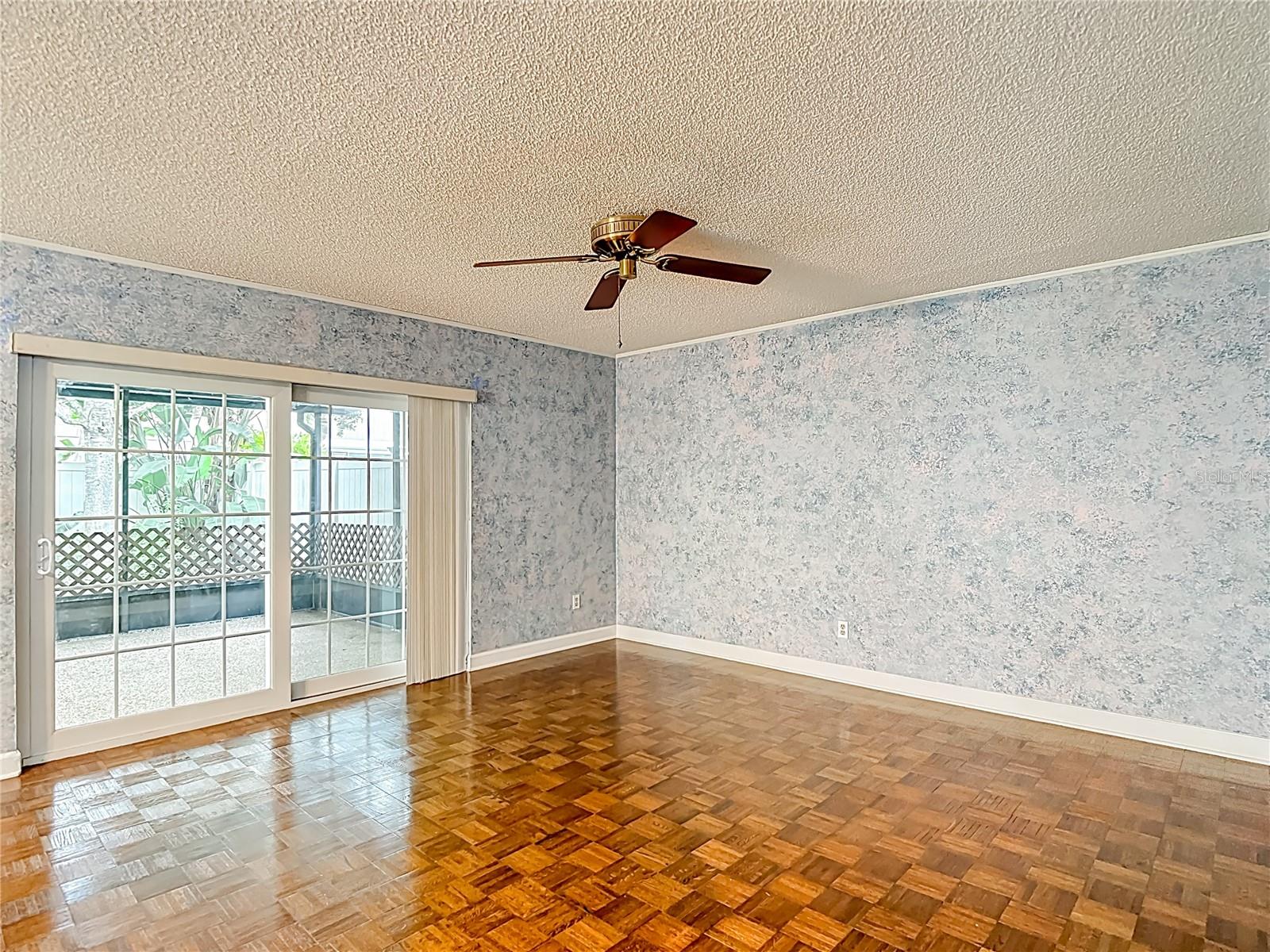 LE CLARE SHORES - Residential