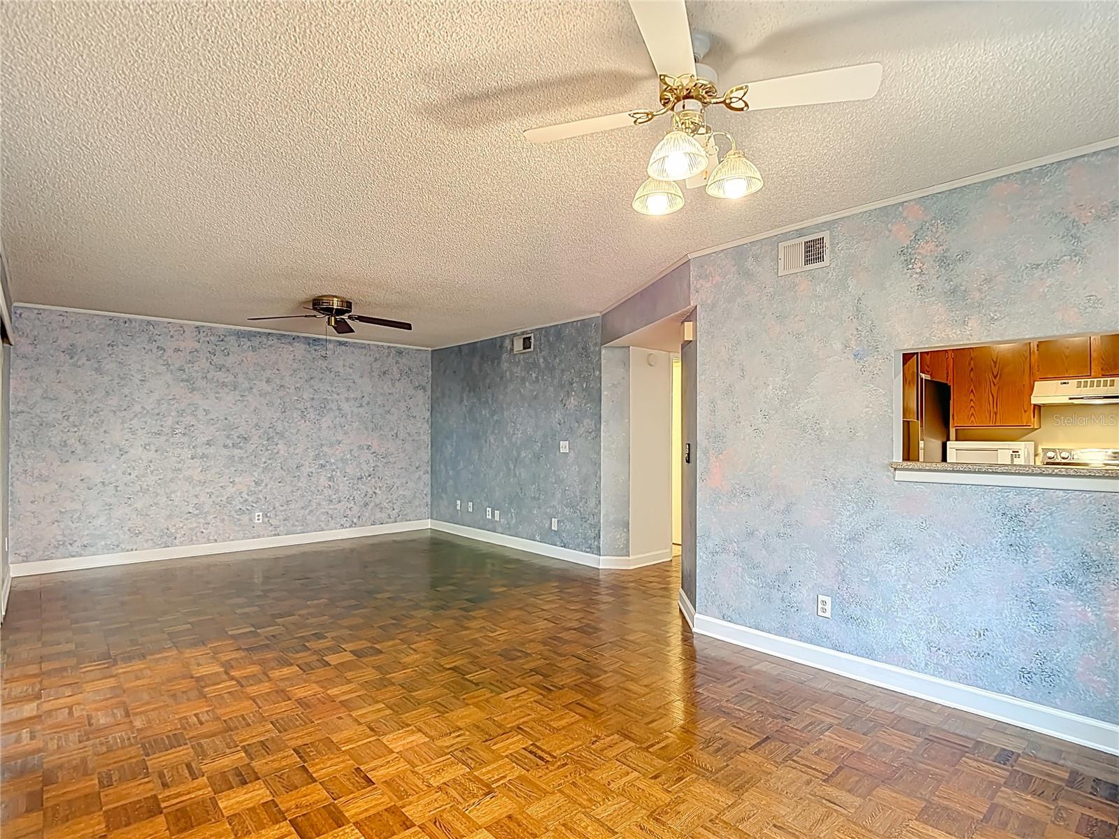 LE CLARE SHORES - Residential