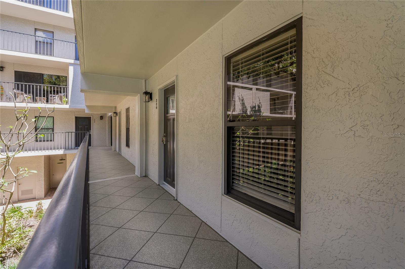 105 4TH AVENUE NE 220