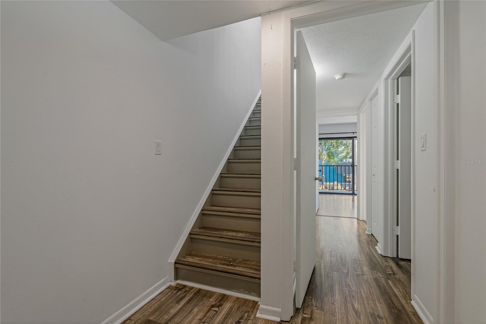 105 4TH AVENUE NE 220