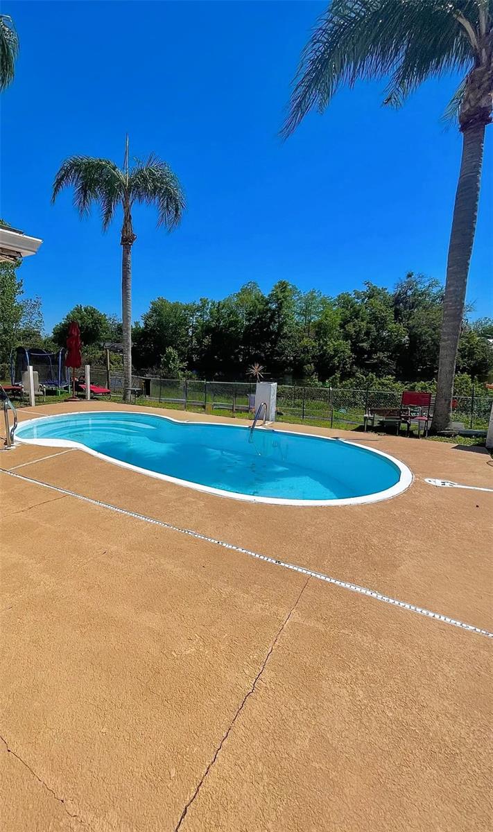 SEVEN SPGS HOMES - Residential Lease