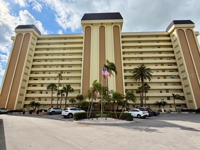 CONTINENTAL TOWERS CONDO - Residential Lease