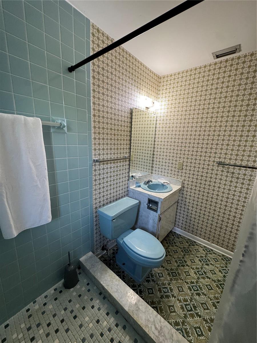LAKE PADGETT ESTATES - Residential
