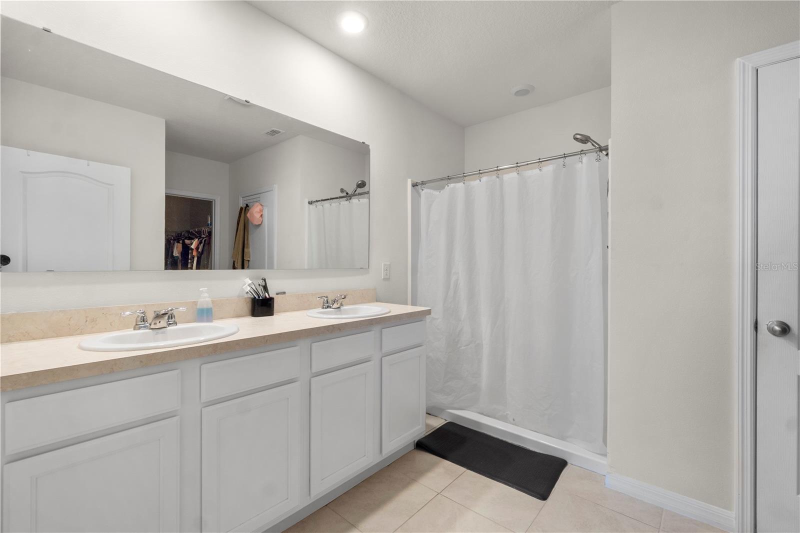 LAKE DENHAM ESTATES - Residential