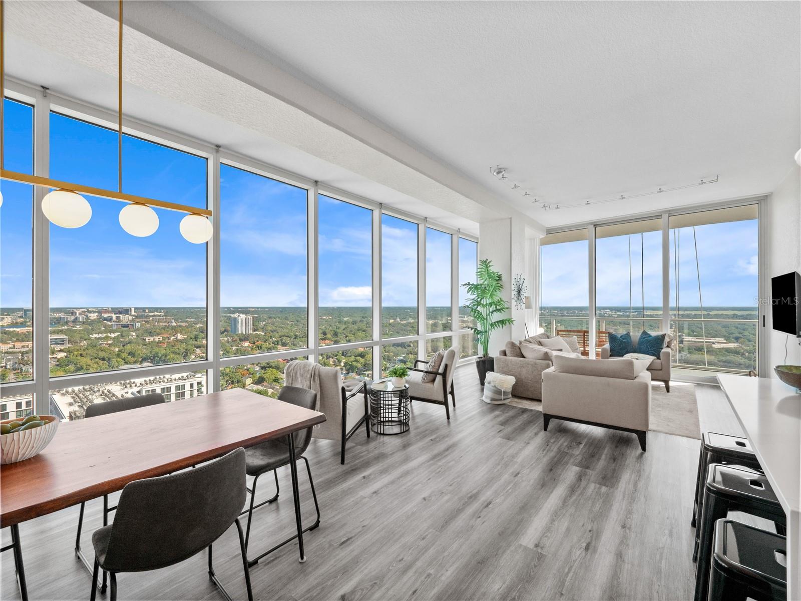 VUE/LK EOLA - Residential