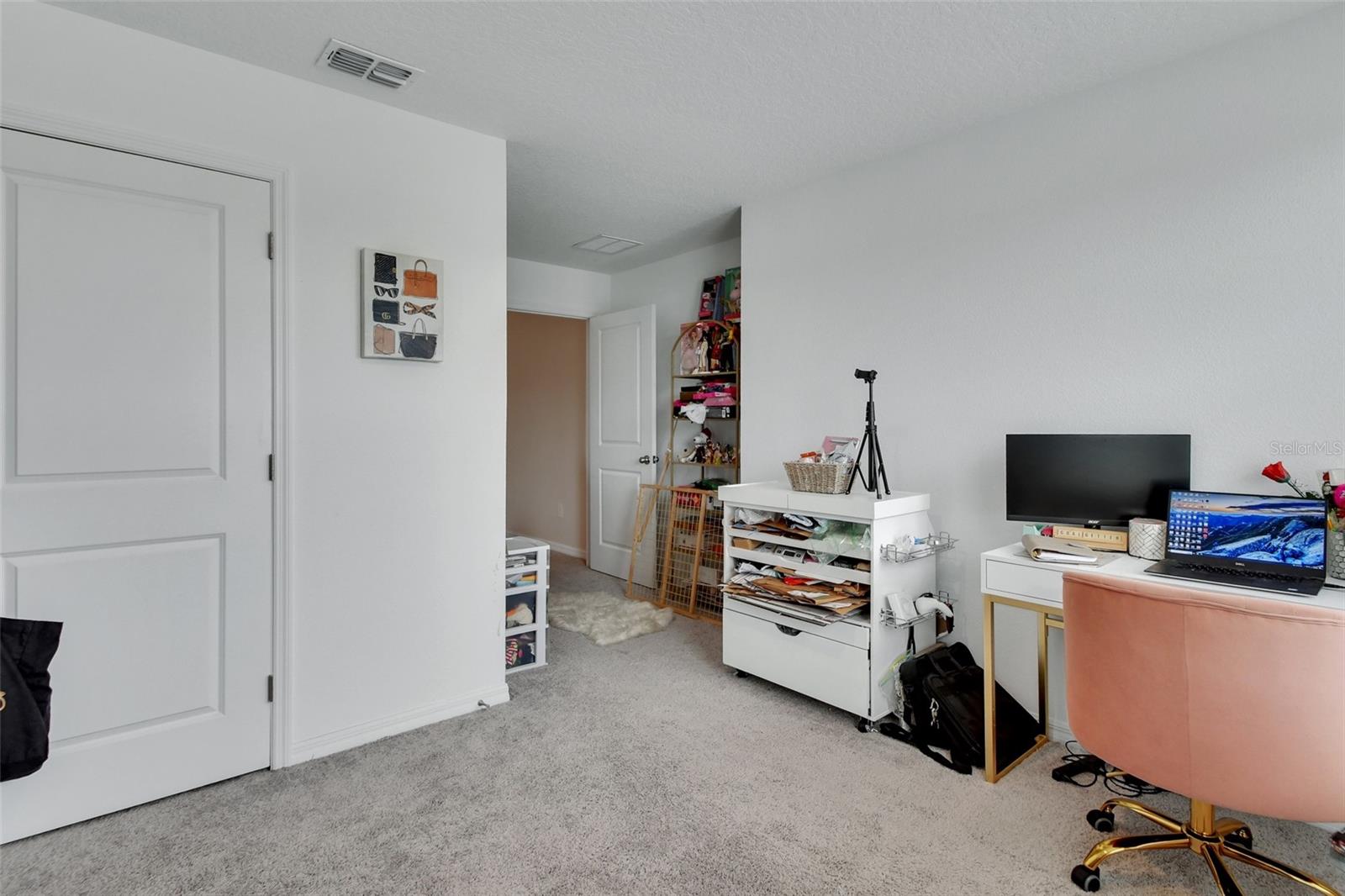 LINCOLN OAKS - Residential