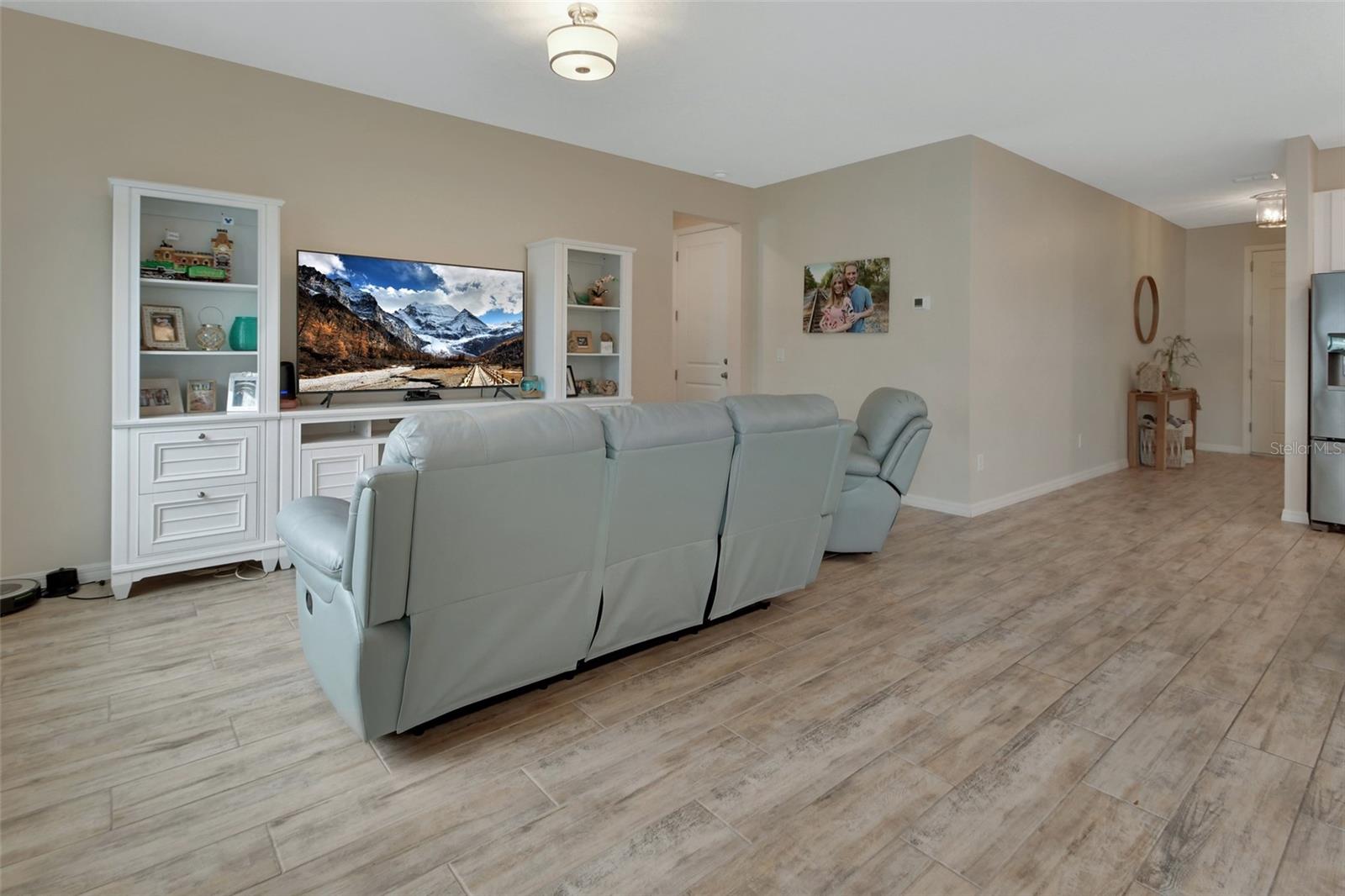 LINCOLN OAKS - Residential