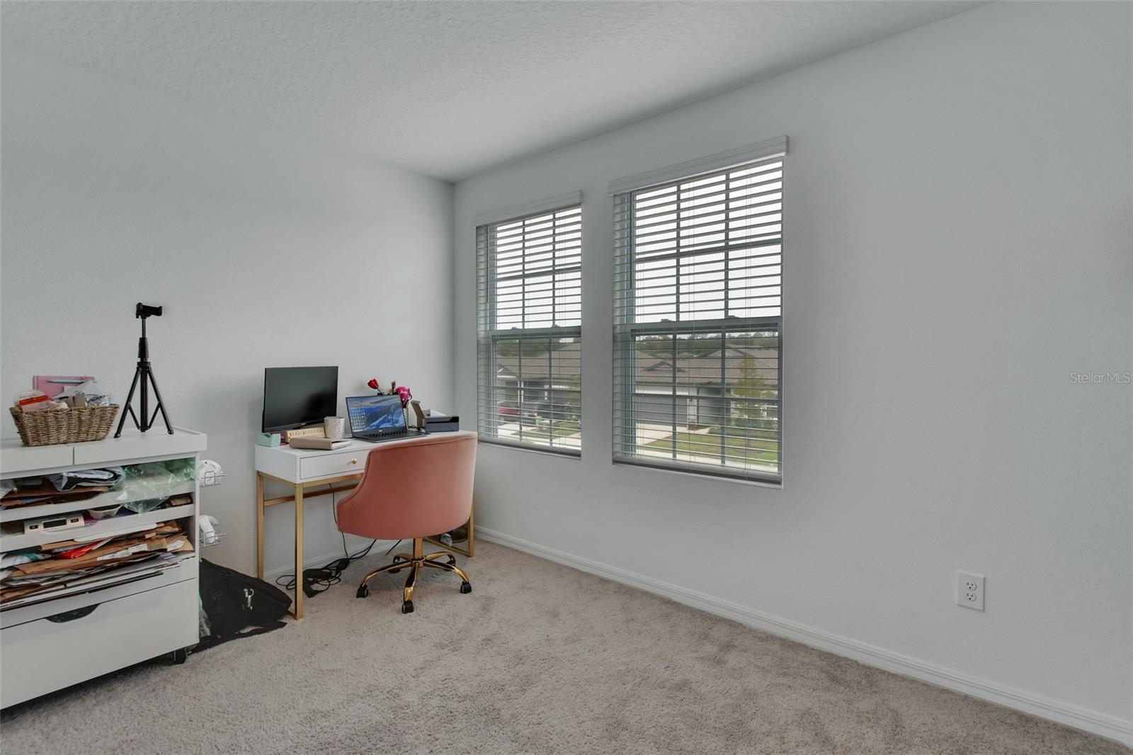 LINCOLN OAKS - Residential