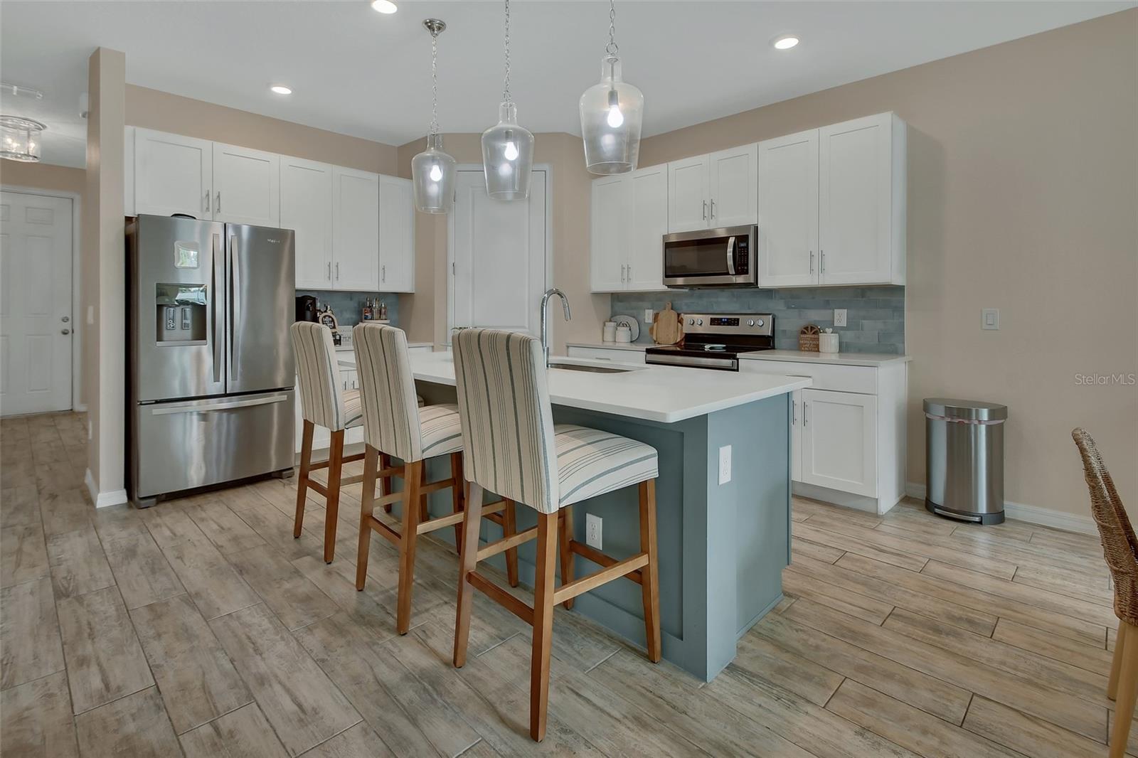 LINCOLN OAKS - Residential