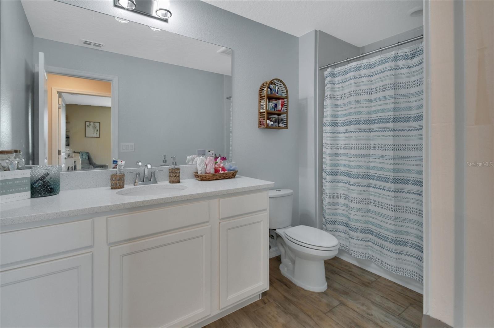 LINCOLN OAKS - Residential