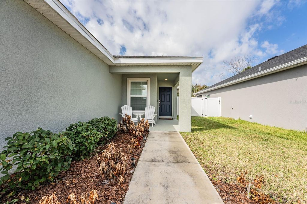 Photo of 928 Aruba Avenue, Mulberry, FL 33860 (MLS # L4959579)
