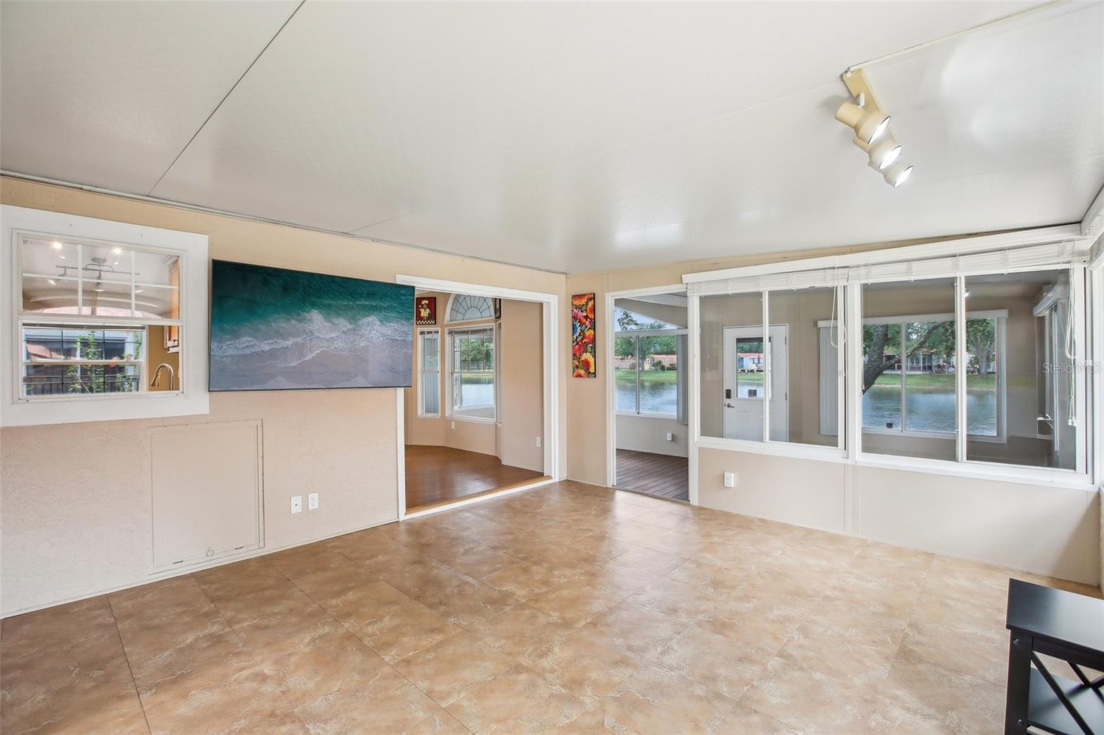 CALIENTE CASITA VILLAGE - Residential Lease