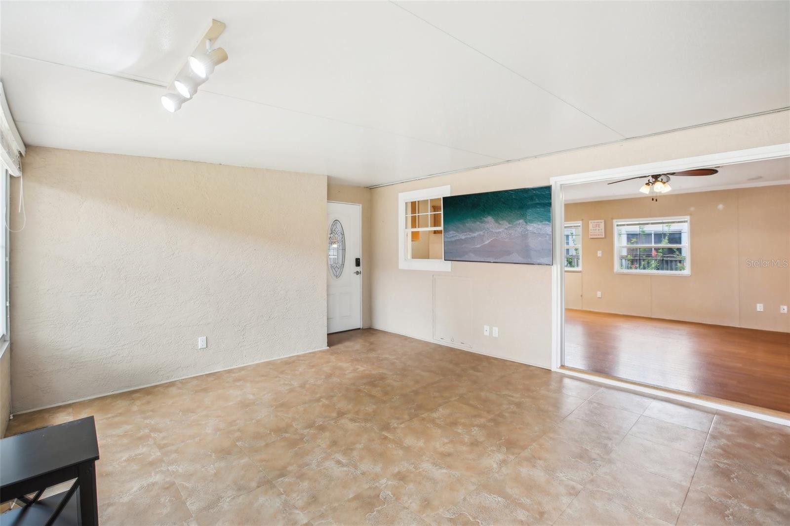 CALIENTE CASITA VILLAGE - Residential Lease