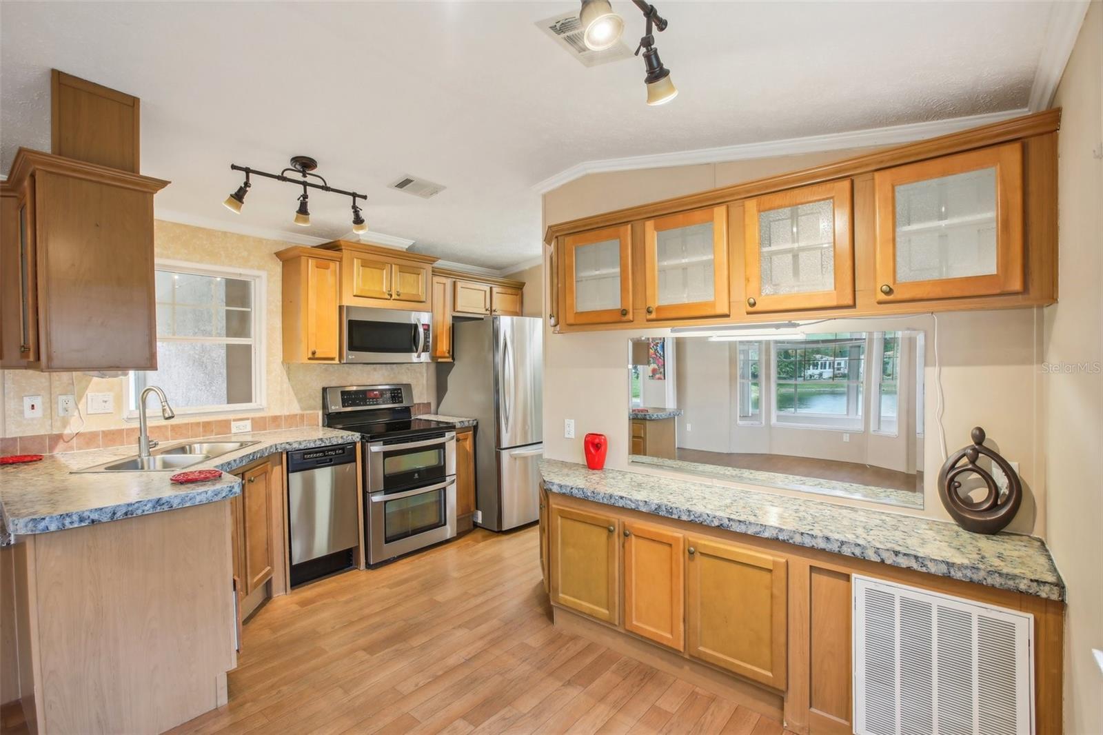 CALIENTE CASITA VILLAGE - Residential Lease