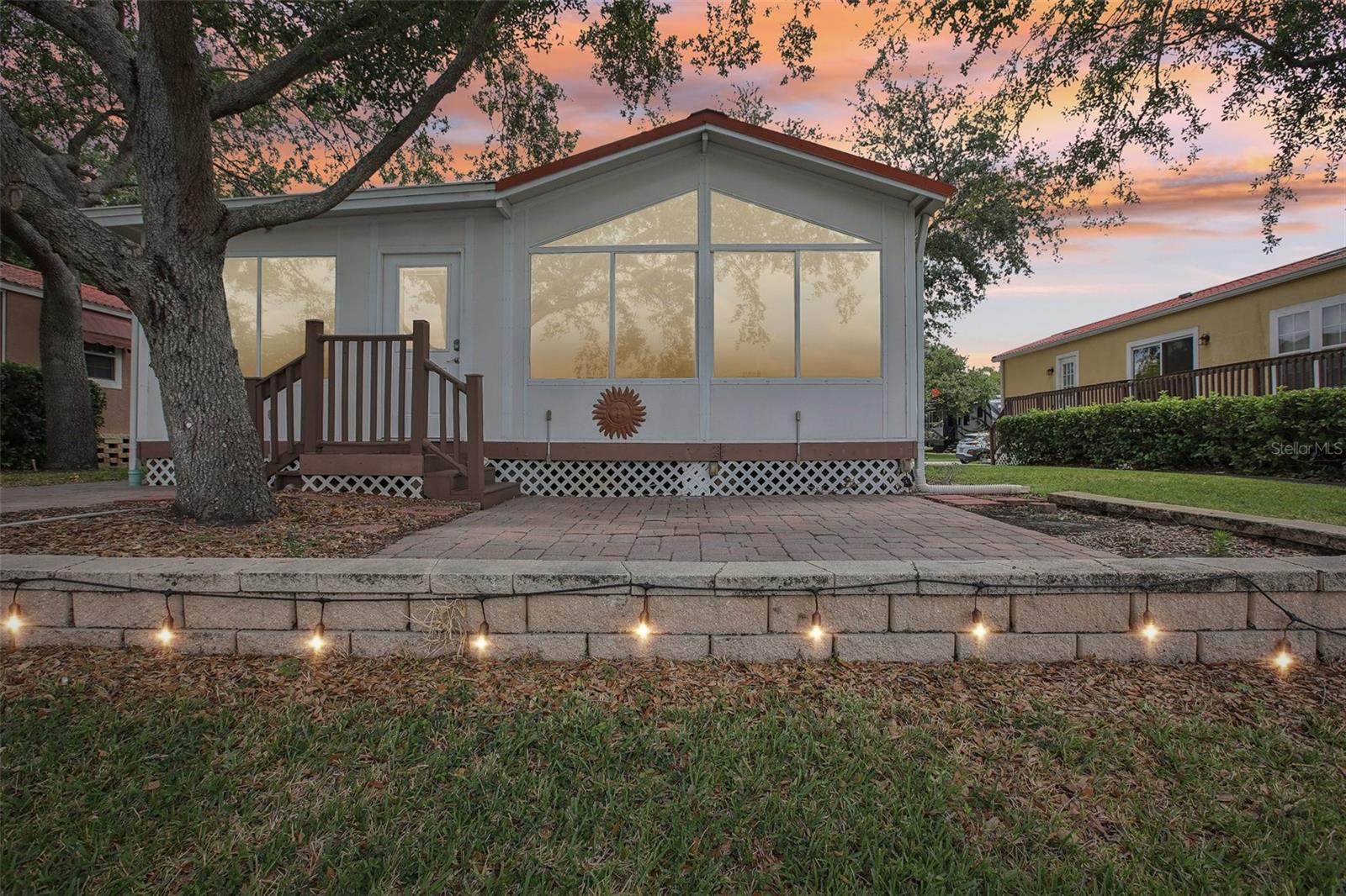 CALIENTE CASITA VILLAGE - Residential Lease