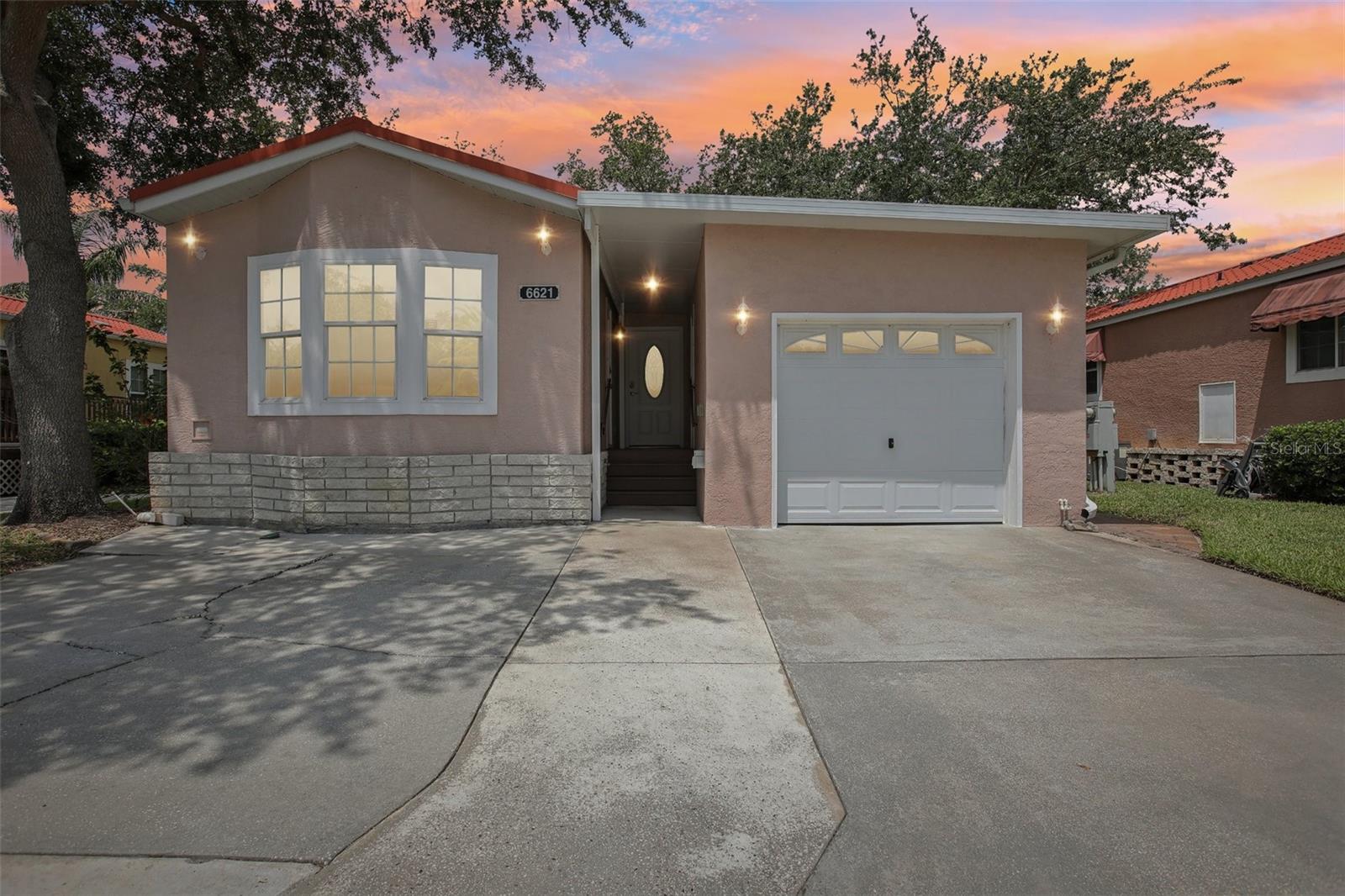 CALIENTE CASITA VILLAGE - Residential Lease