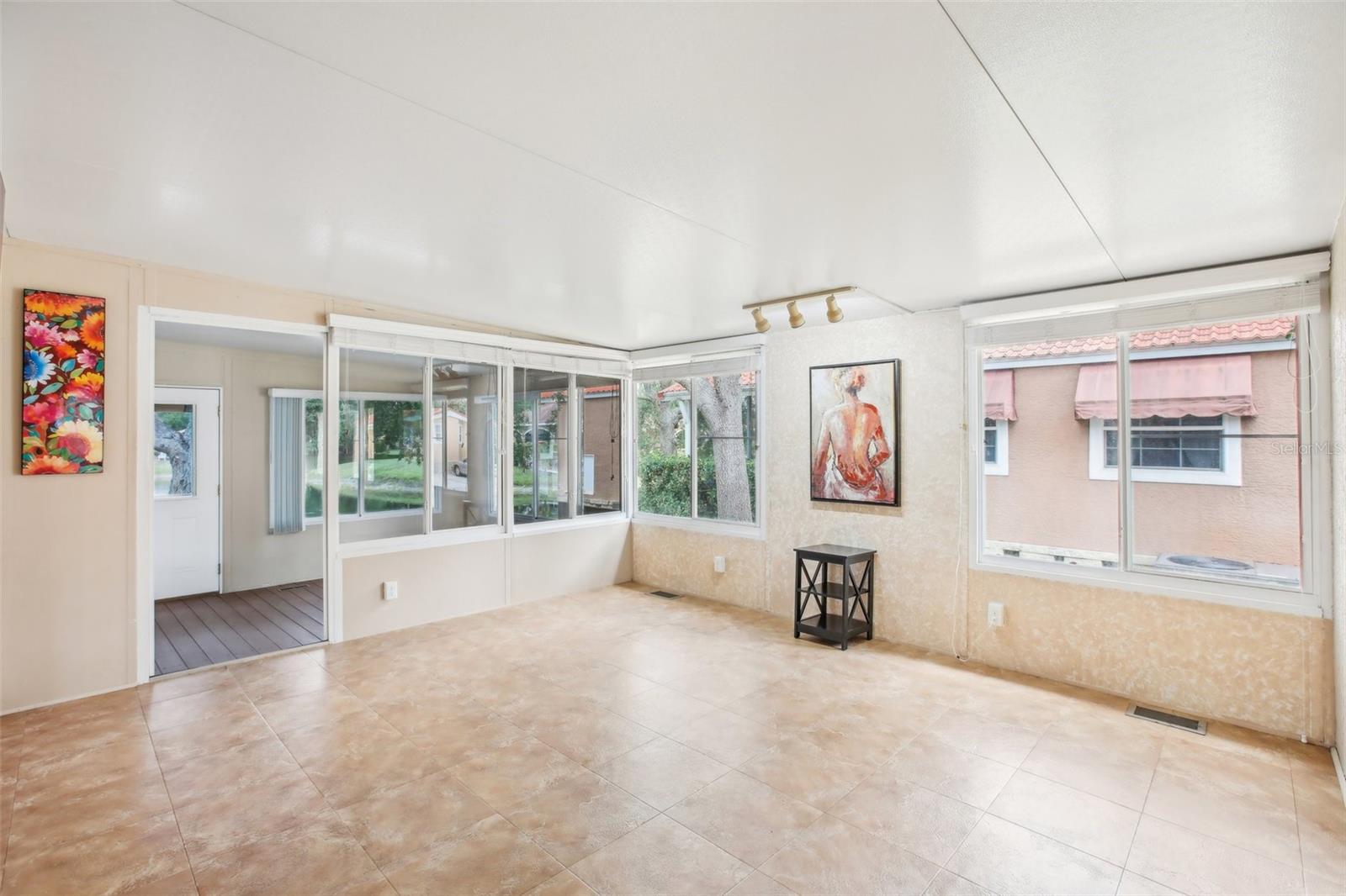 CALIENTE CASITA VILLAGE - Residential Lease