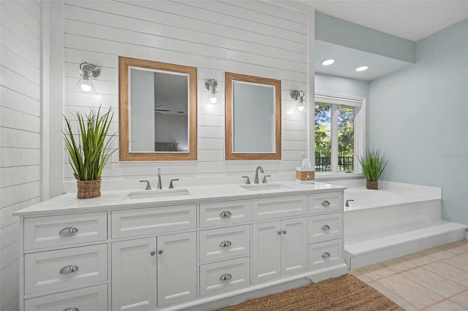 EGRETS COVE - Residential