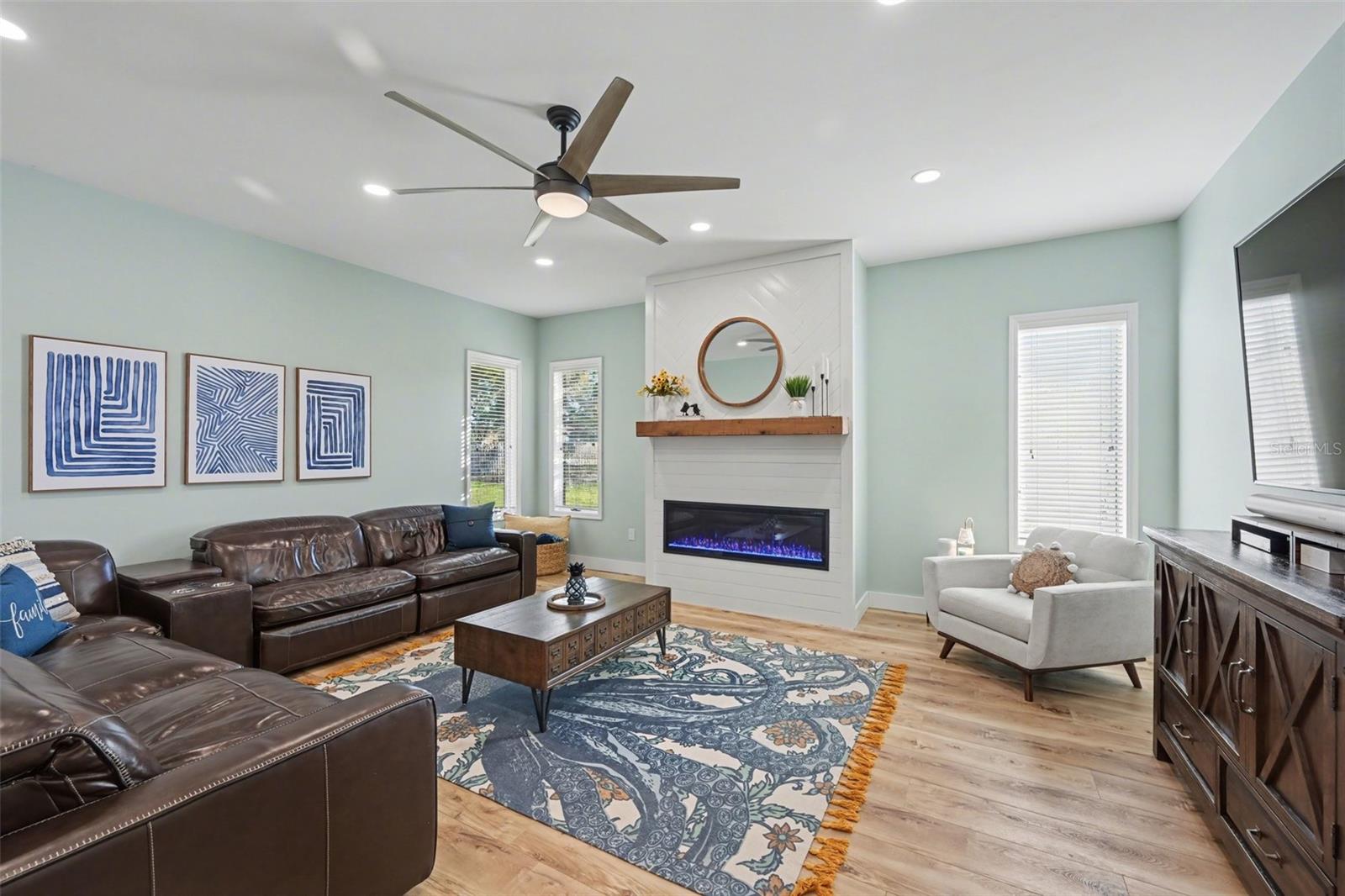 EGRETS COVE - Residential