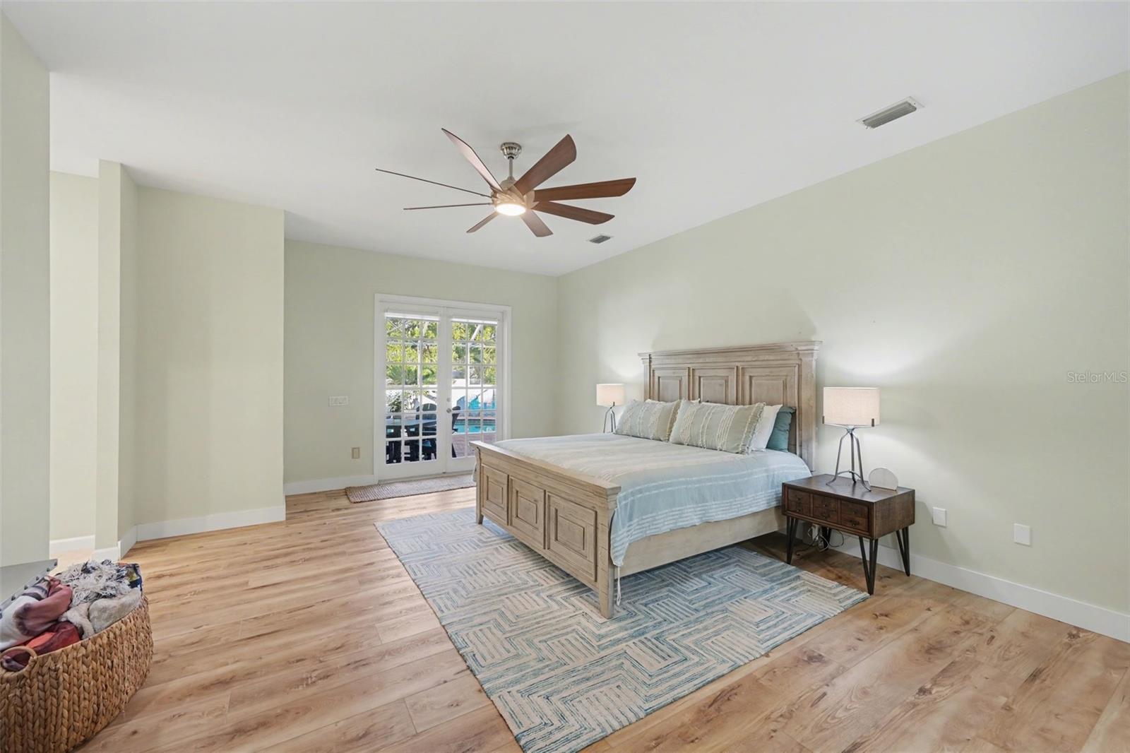 EGRETS COVE - Residential