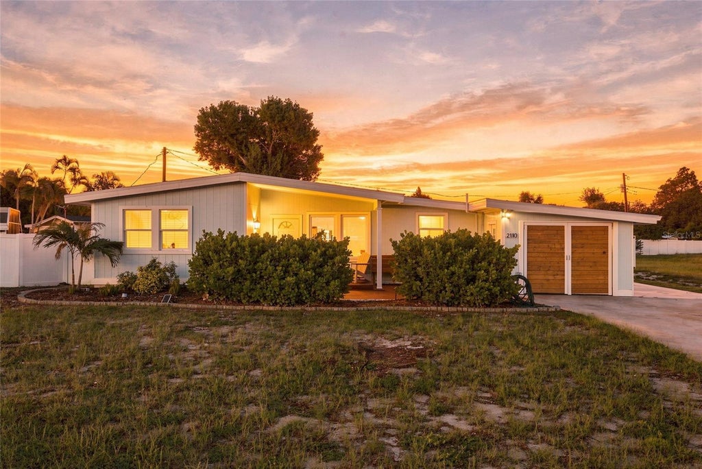 Photo of 2110 Alcazar Way S, St Petersburg, FL 33712 (MLS # TB8549656)