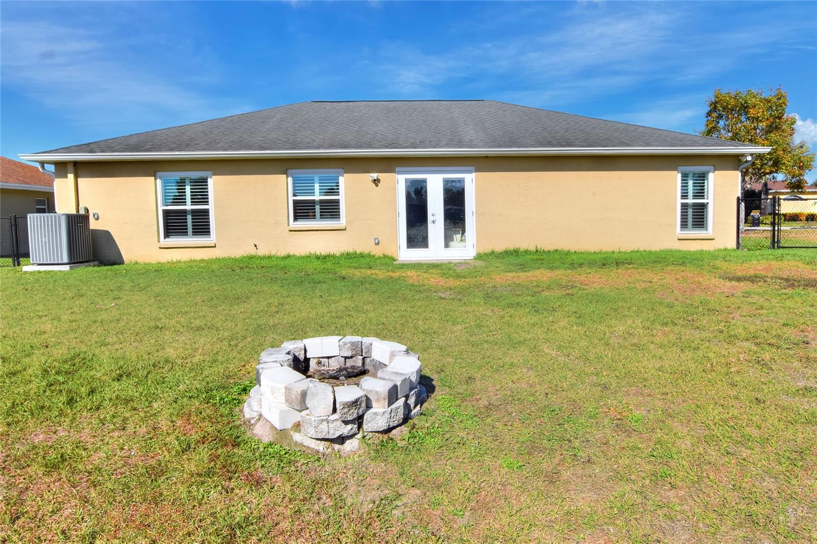 SEVEN OAKS AT SUNDANCE - Residential