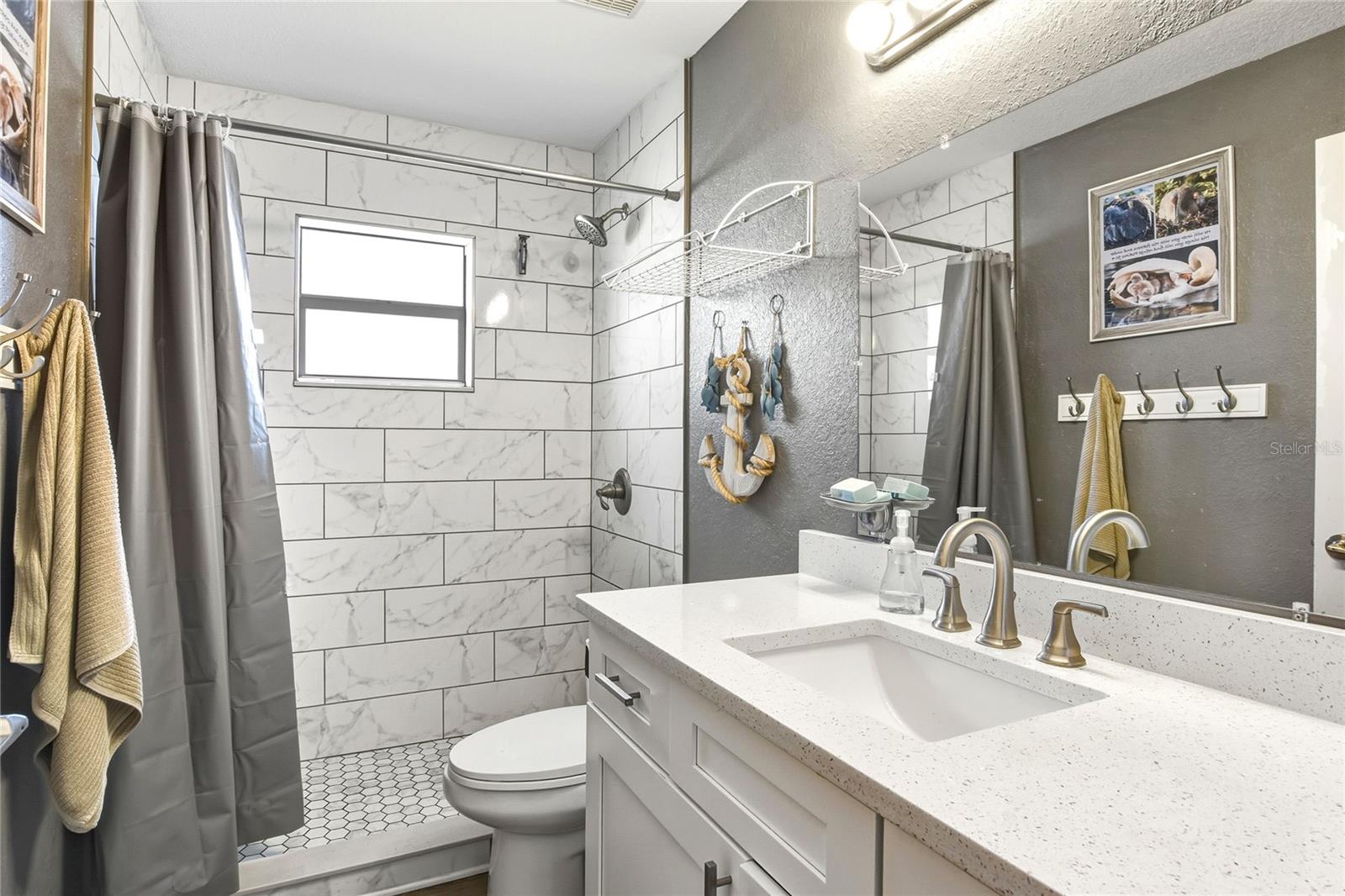 SEVEN OAKS AT SUNDANCE - Residential