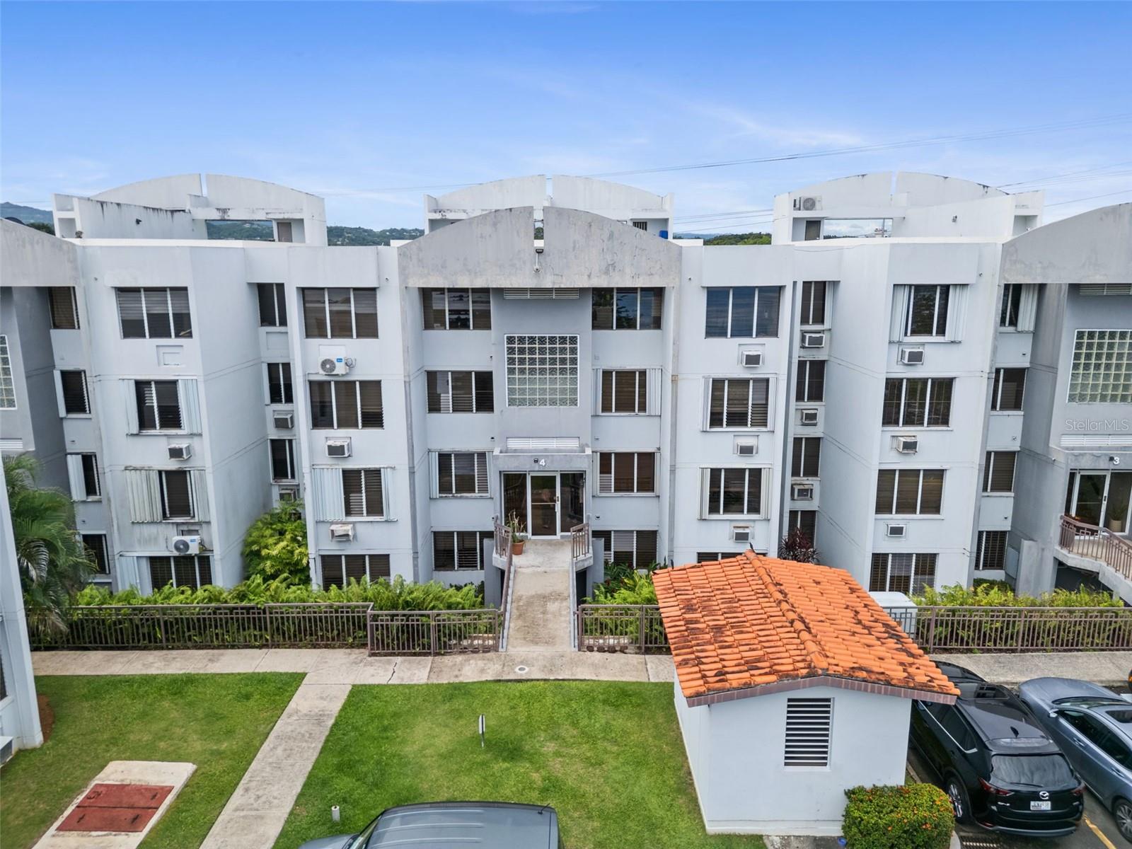 Cond. Malaga Park | FOR RENT 
14 Calle Juan MartÃnez, Guaynabo, PR 00969
 PH Apartment - Guaynabo, PR
- 3 Bedrooms | 2 Bathrooms
- Remodeled Kitchen 
- Appliances included (Fridge, Stove, Microwave) 
- 4 A/C Units
- Unfurnished 
- 2 Reserved Parking Spaces (B2B)
- Balcony and open rooftop terrace with views of the golf course
- Utilities independent by tenant 
- Available starting Nov. 1st, 2025 
- Amenities: gated community, swimming pool, tennis court, playground, gazebo. Location close to Costco, restaurants, supermarkets, schools, etc.