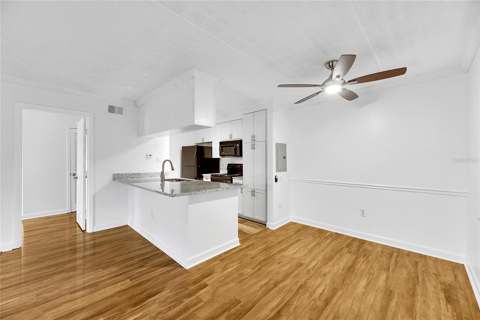 5304 W KENNEDY BOULEVARD 106