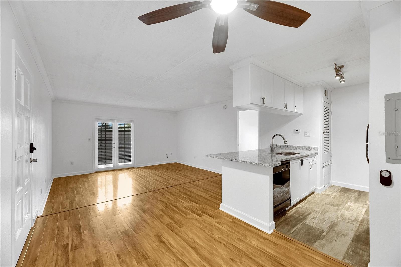 5304 W KENNEDY BOULEVARD 106
