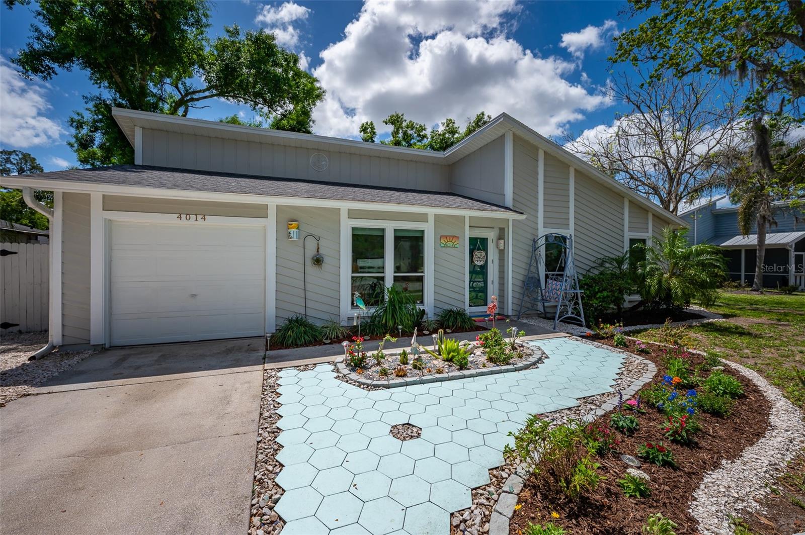 LAKE SARASOTA - Residential