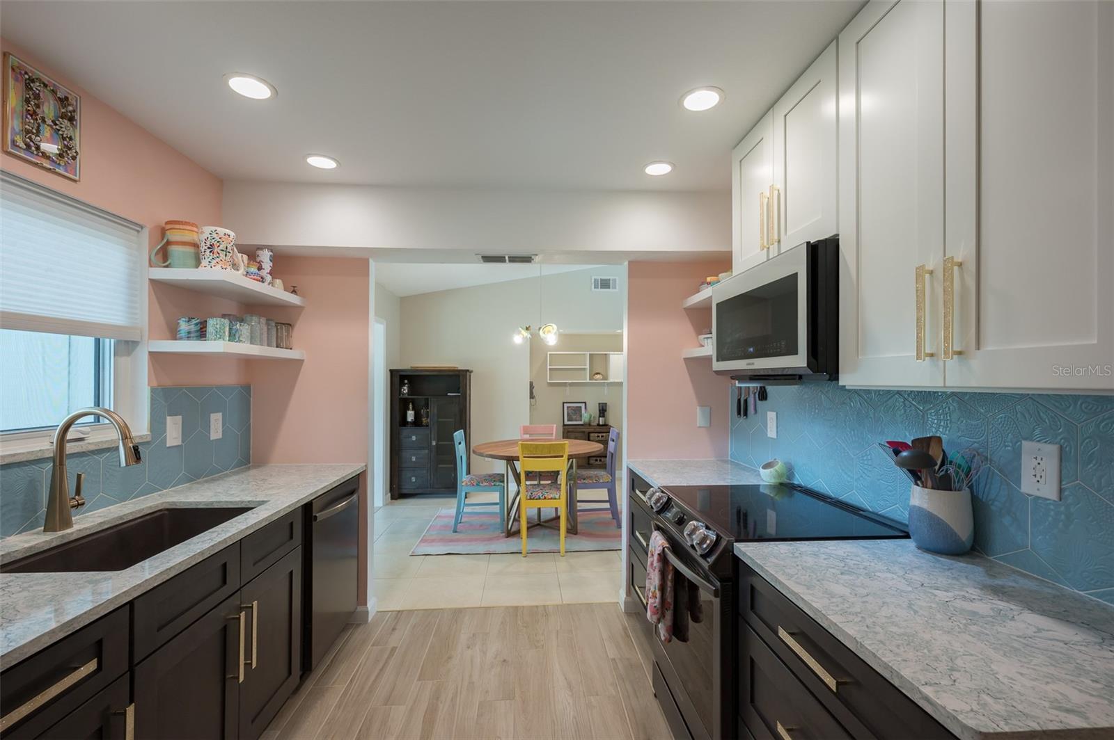 LAKE SARASOTA - Residential