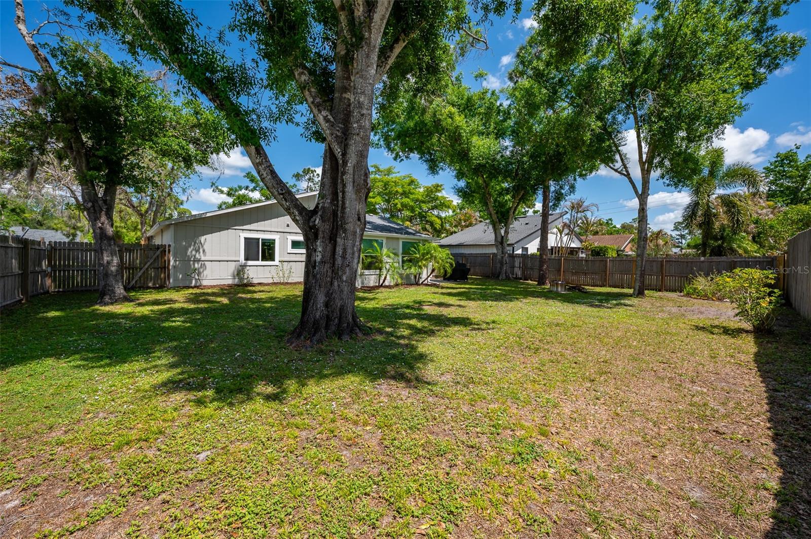 LAKE SARASOTA - Residential