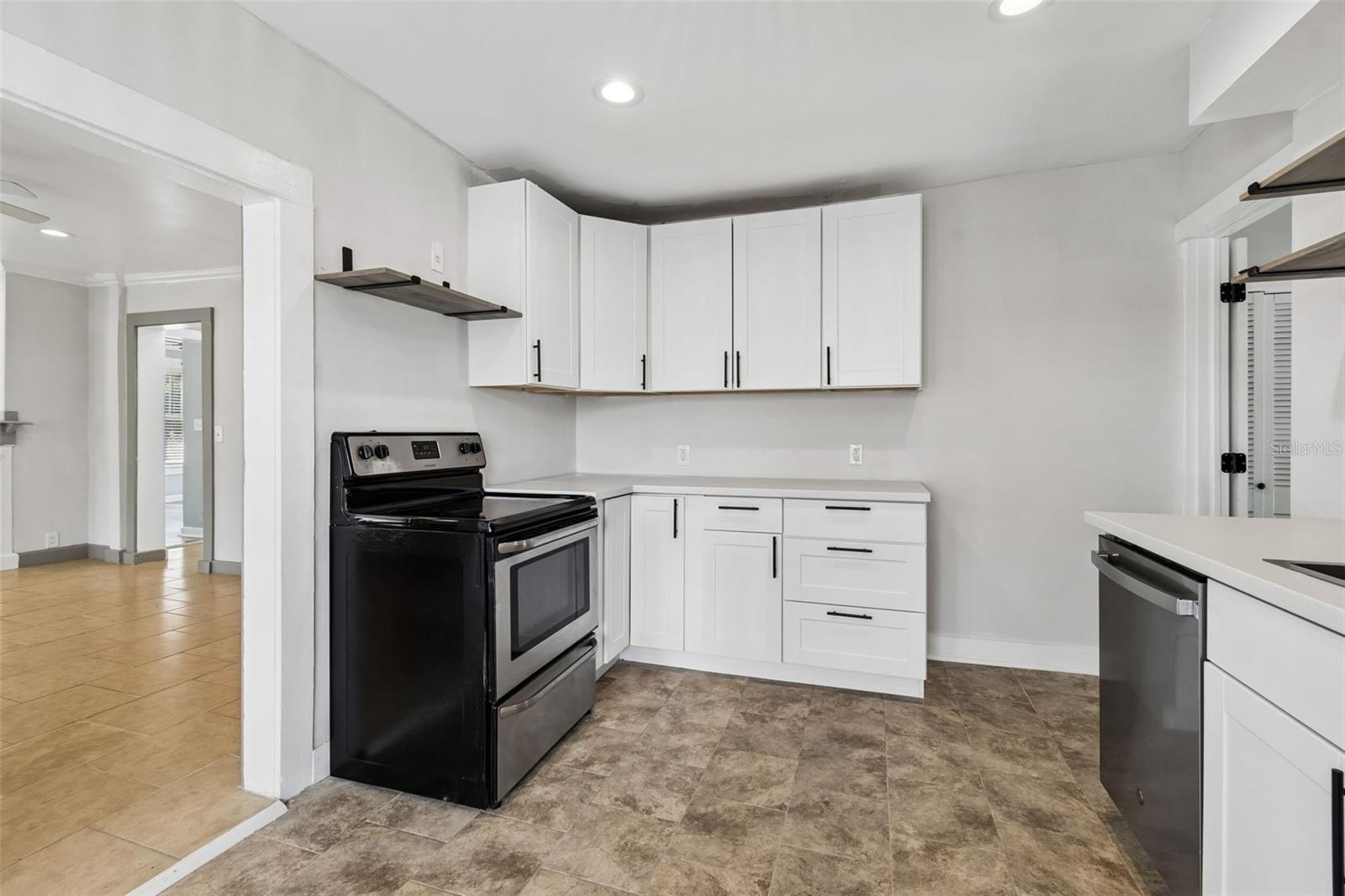 ST PETERSBURG INVESTMENT COS ADD TO OAK PARK - Residential