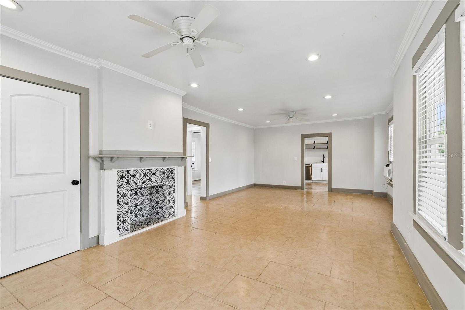 ST PETERSBURG INVESTMENT COS ADD TO OAK PARK - Residential