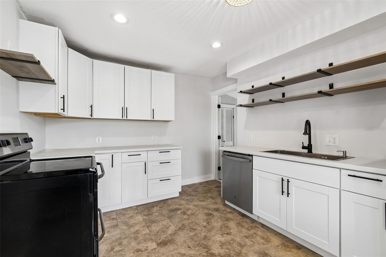 ST PETERSBURG INVESTMENT COS ADD TO OAK PARK - Residential