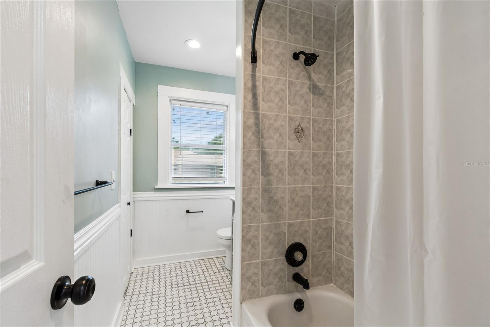 ST PETERSBURG INVESTMENT COS ADD TO OAK PARK - Residential