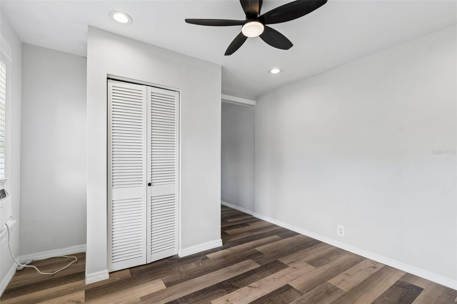 ST PETERSBURG INVESTMENT COS ADD TO OAK PARK - Residential