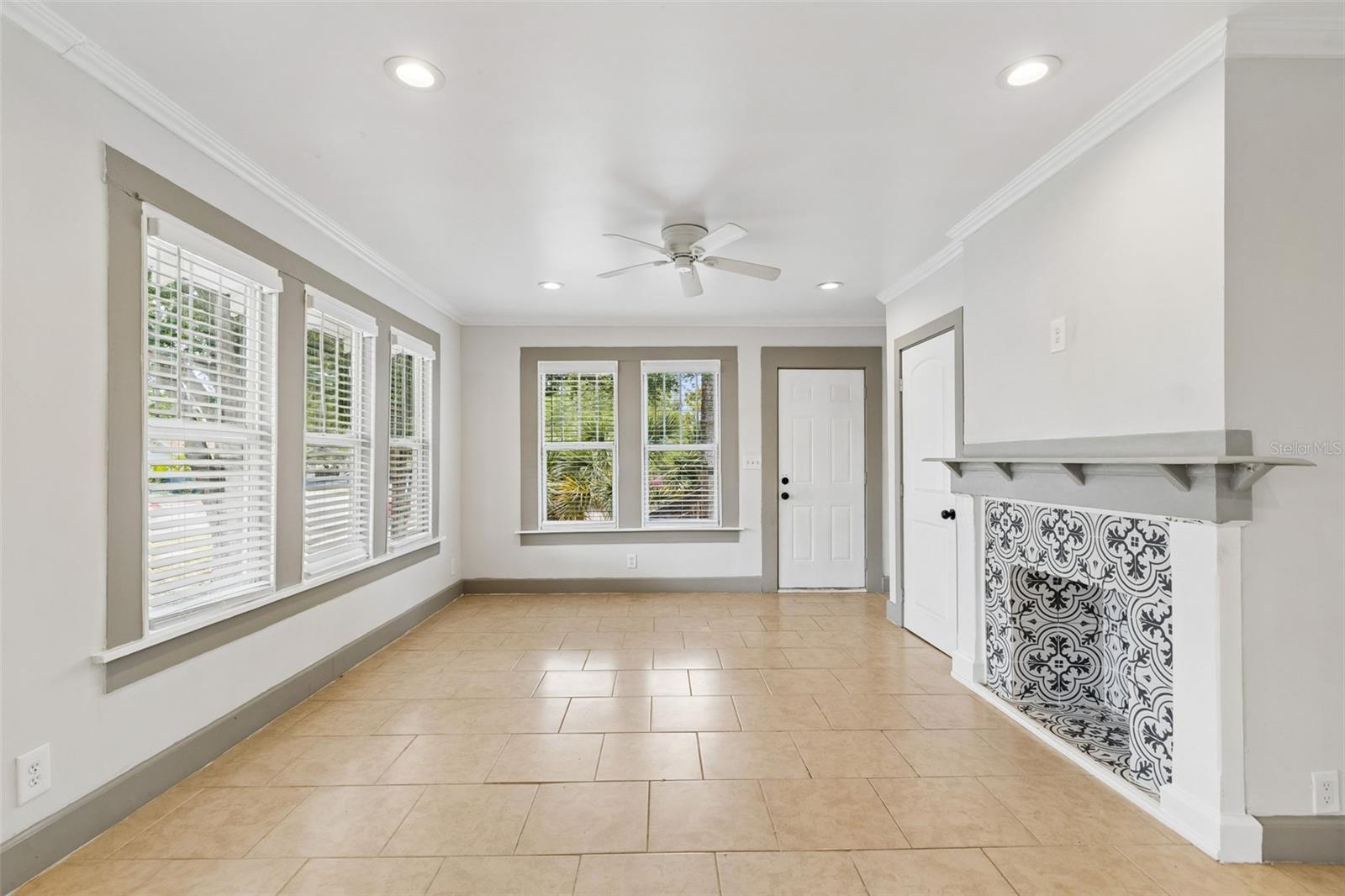 ST PETERSBURG INVESTMENT COS ADD TO OAK PARK - Residential