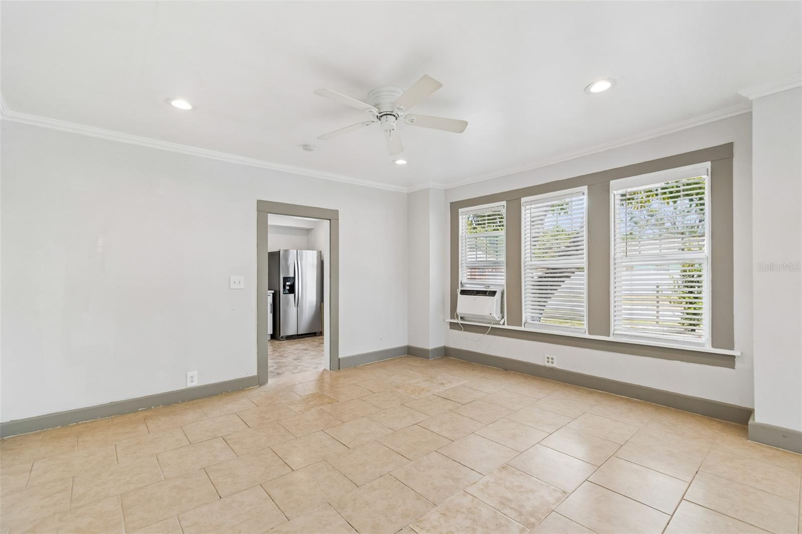 ST PETERSBURG INVESTMENT COS ADD TO OAK PARK - Residential