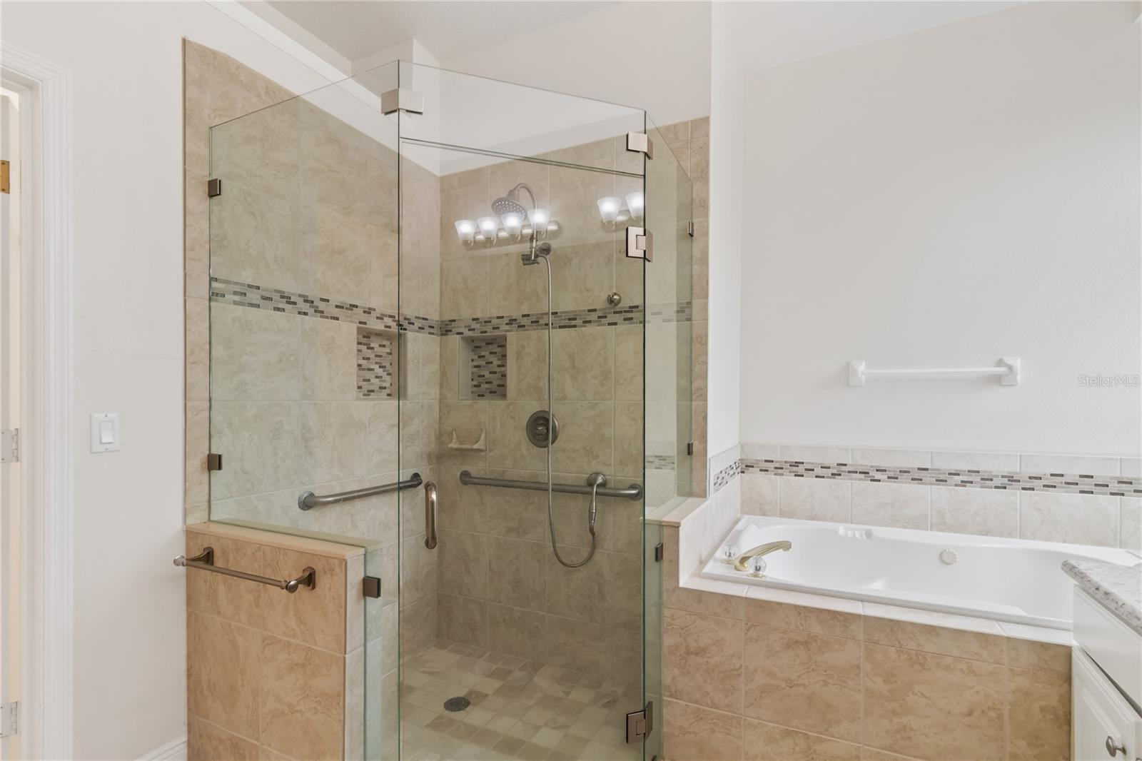 HUNTERS CREEK TR 130 PH 01 - Residential