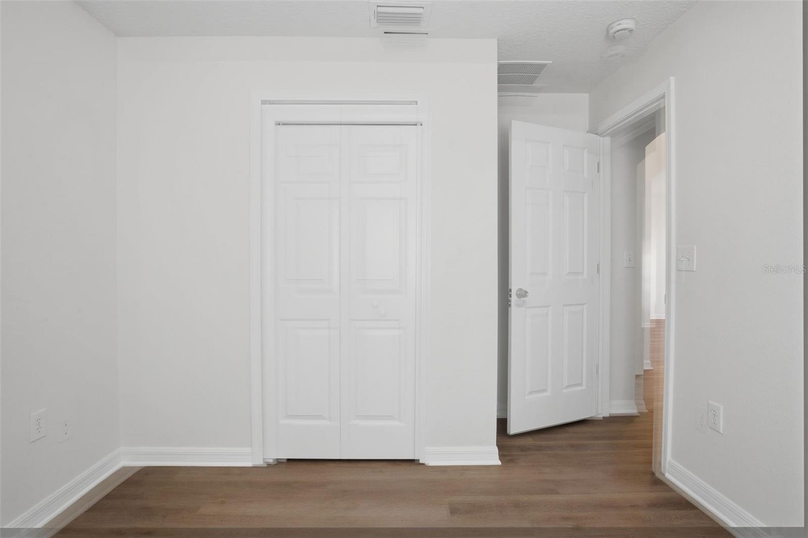 532 SCARLET MAPLE COURT