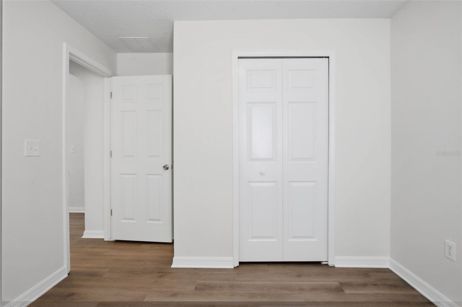 532 SCARLET MAPLE COURT