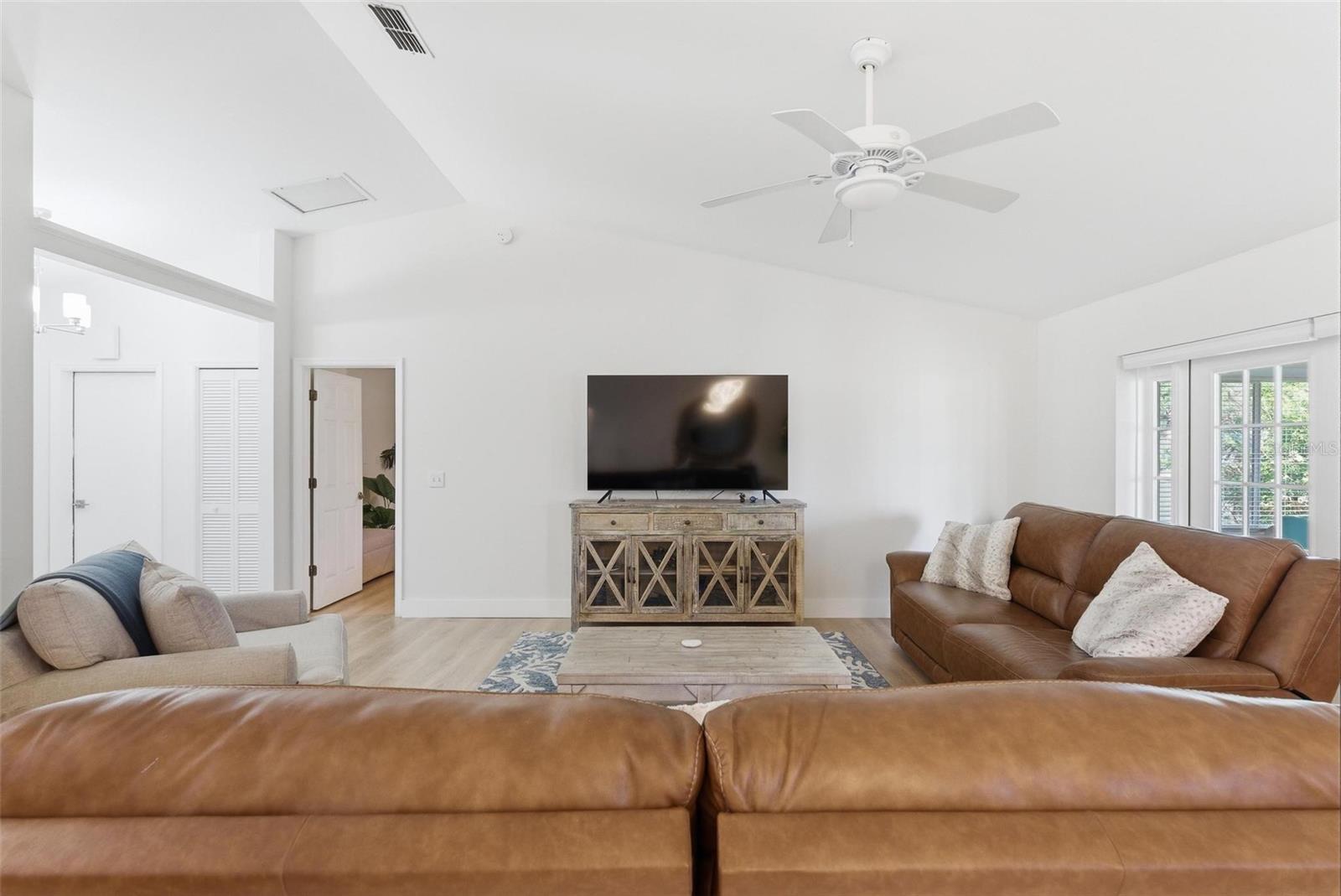 WOODLAKE - Residential