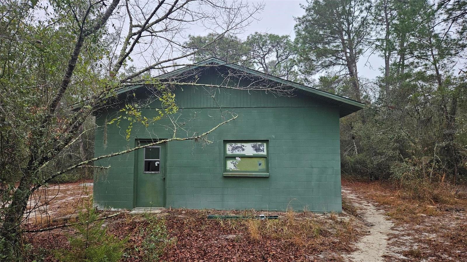 HIGHLAND LAKES - Land