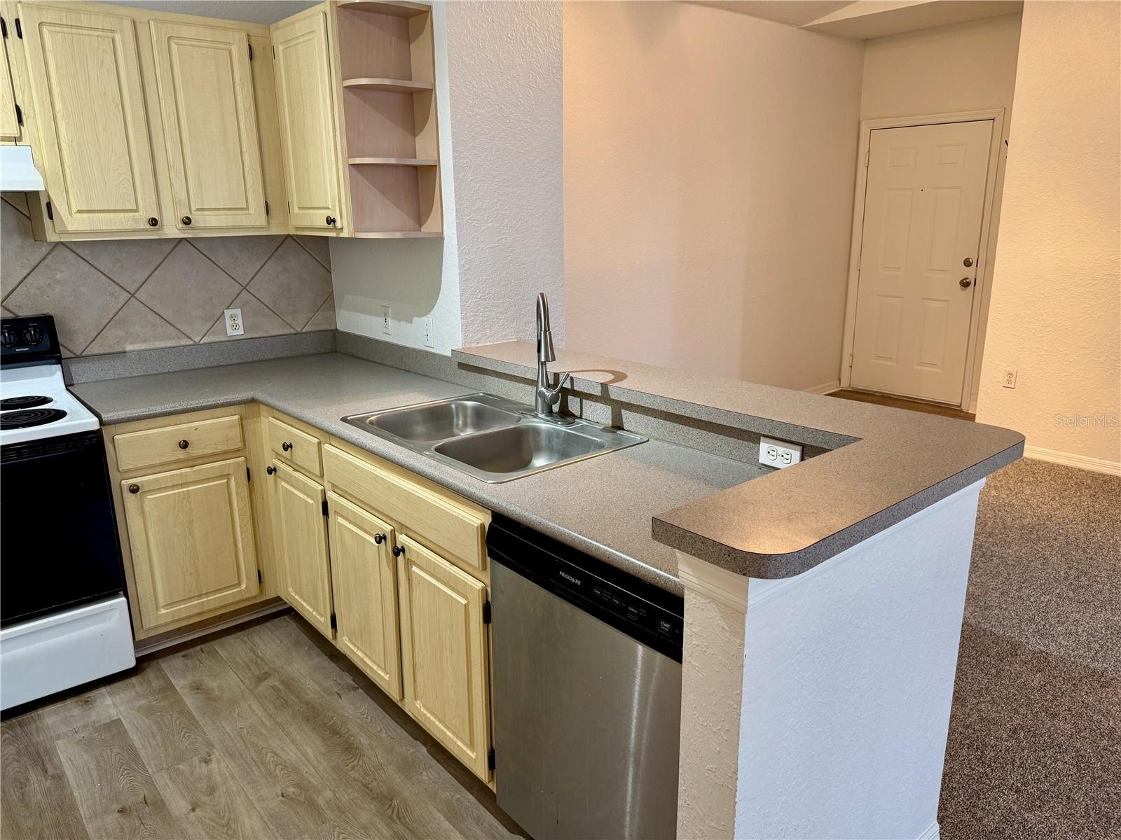 VISCONTI EAST - Residential Lease