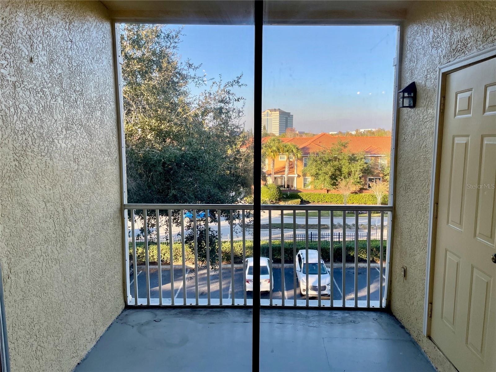 VISCONTI EAST - Residential Lease