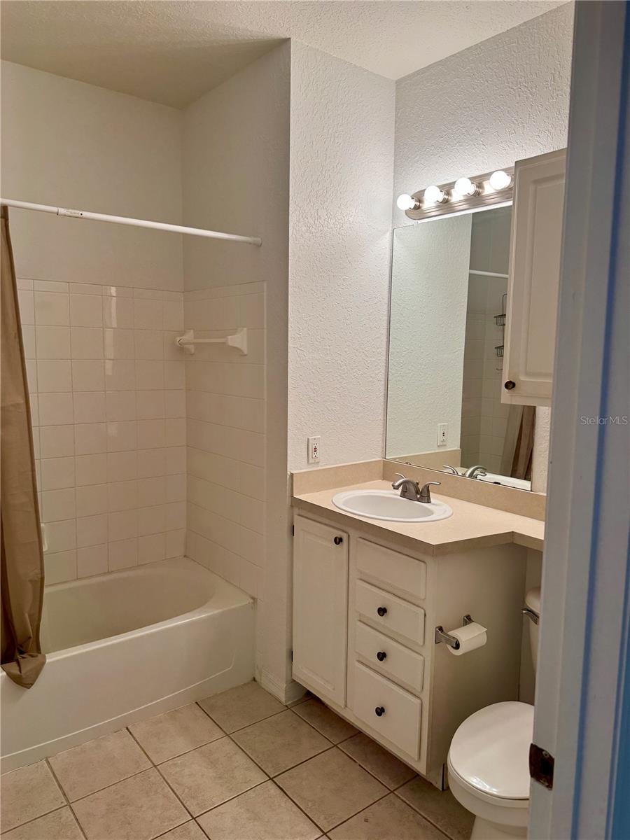 VISCONTI EAST - Residential Lease