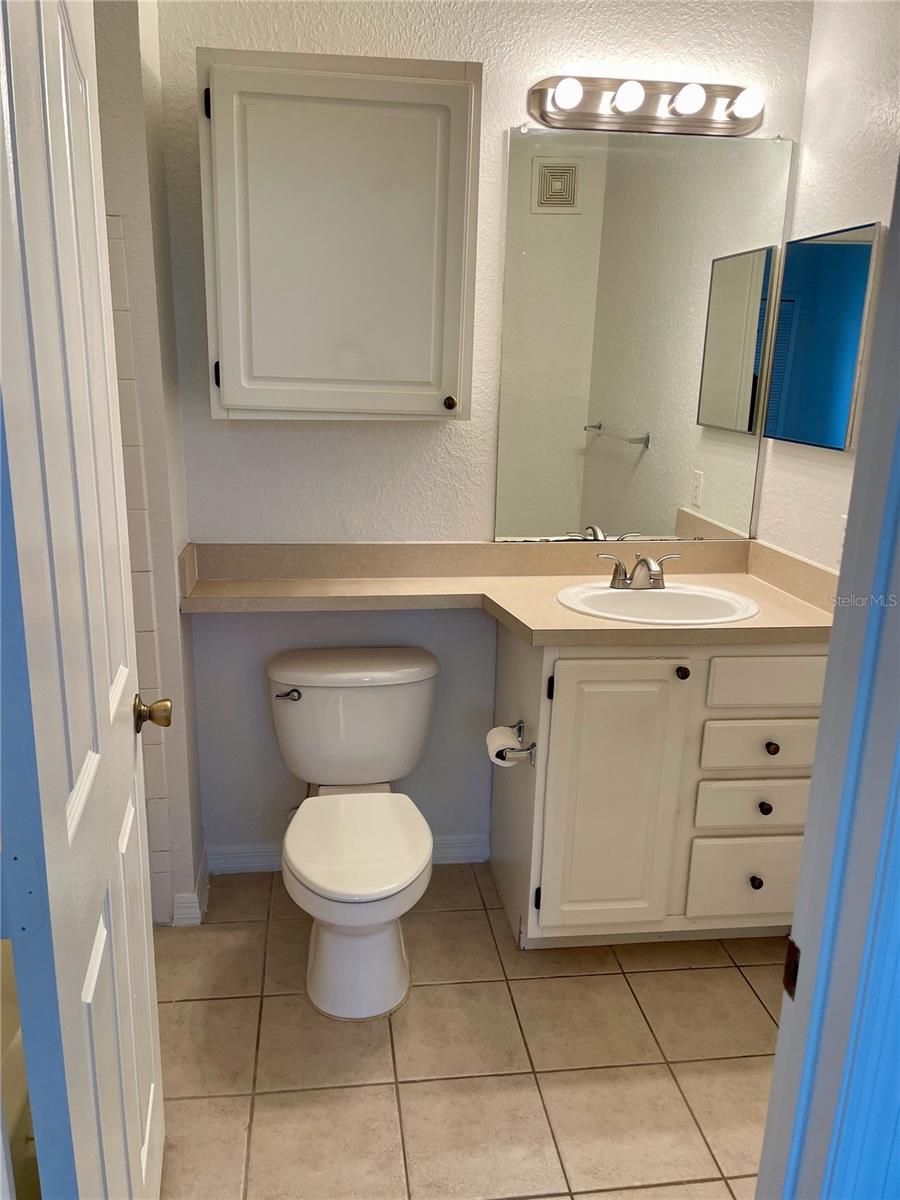 VISCONTI EAST - Residential Lease